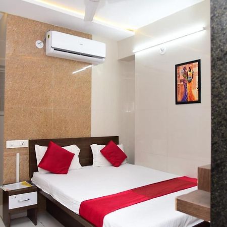 Nivant Lodge Solapur Exterior foto