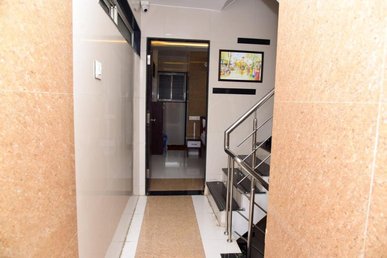 Nivant Lodge Solapur Exterior foto